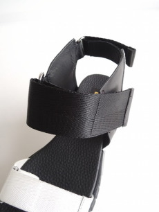 【1度使用のみ】UNITED NUDE デルタラン グレー/ブラック/ピンク UNITED NUDE【ユナイテッドヌード】正規取り扱い店、通販可能 ON